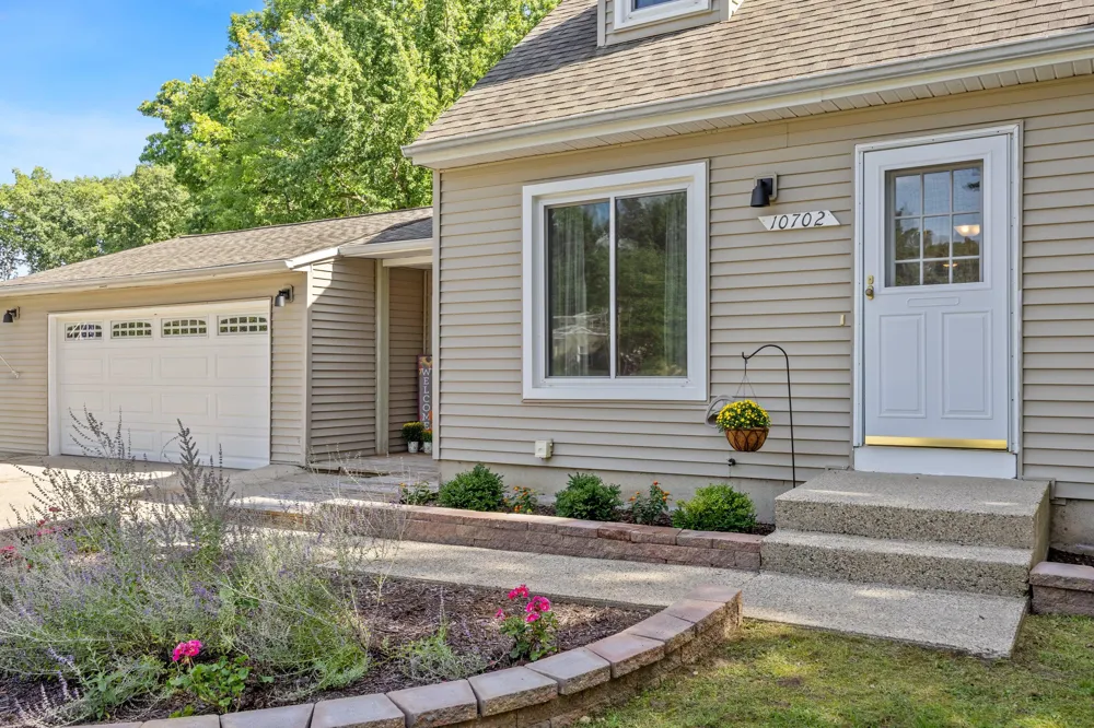 10702 Settlewood Drive SE Lowell, MI 49331