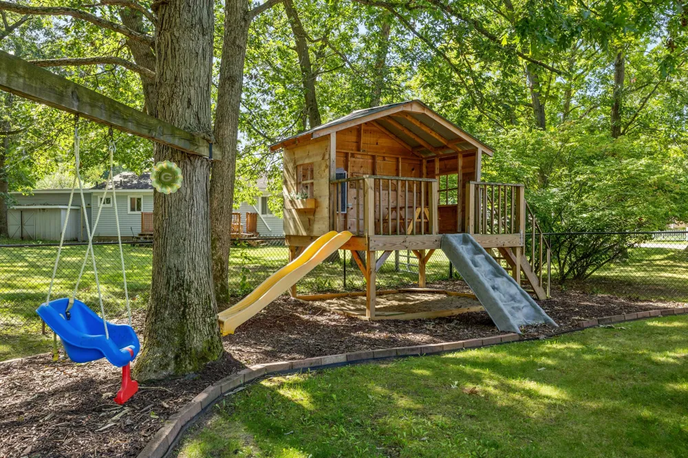 10702 Settlewood Drive SE Lowell, MI 49331