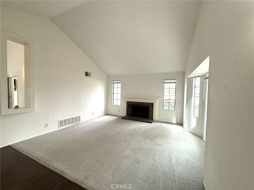 5 Duane Irvine, CA 92620