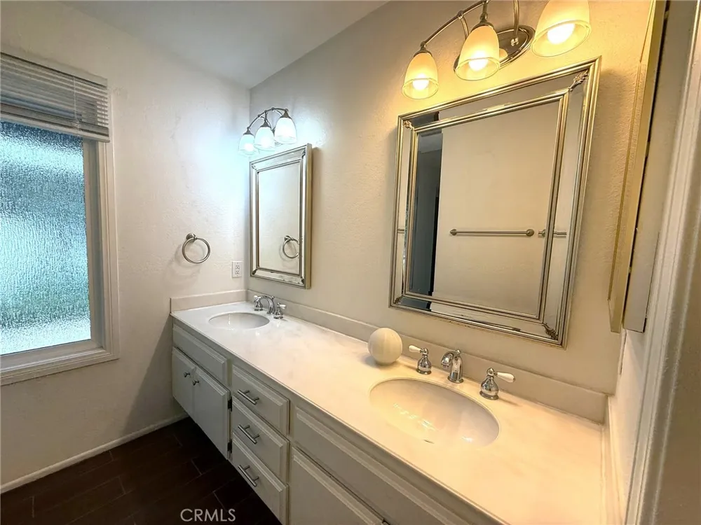 5 Duane Irvine, CA 92620