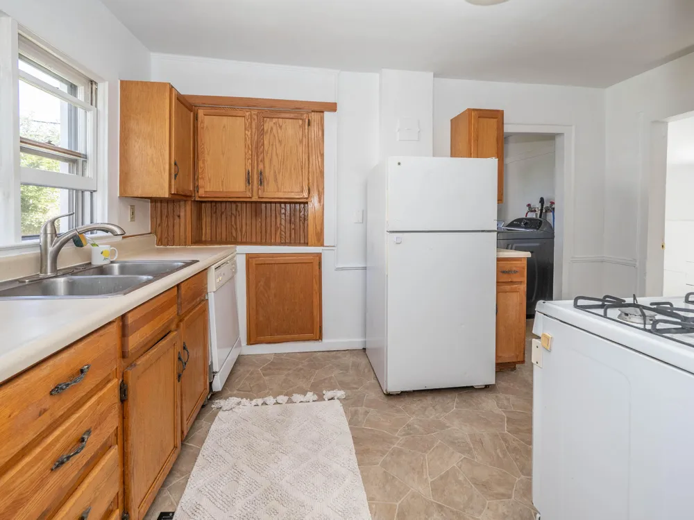 118 S West Lawton, MI 49065