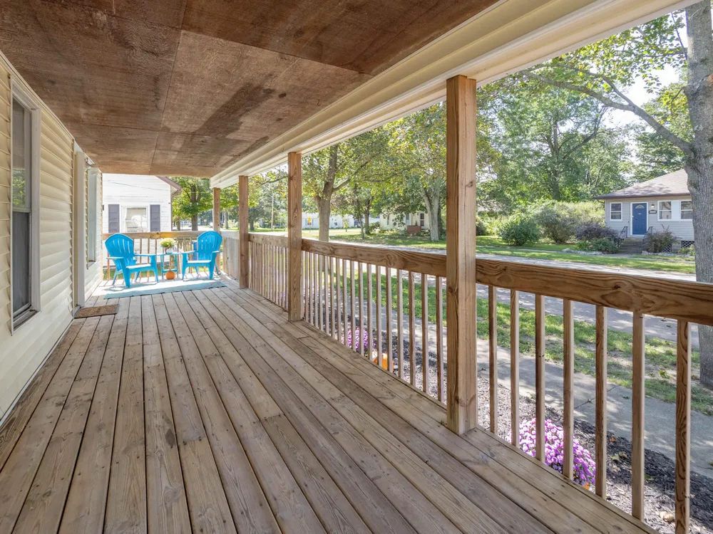 118 S West Lawton, MI 49065