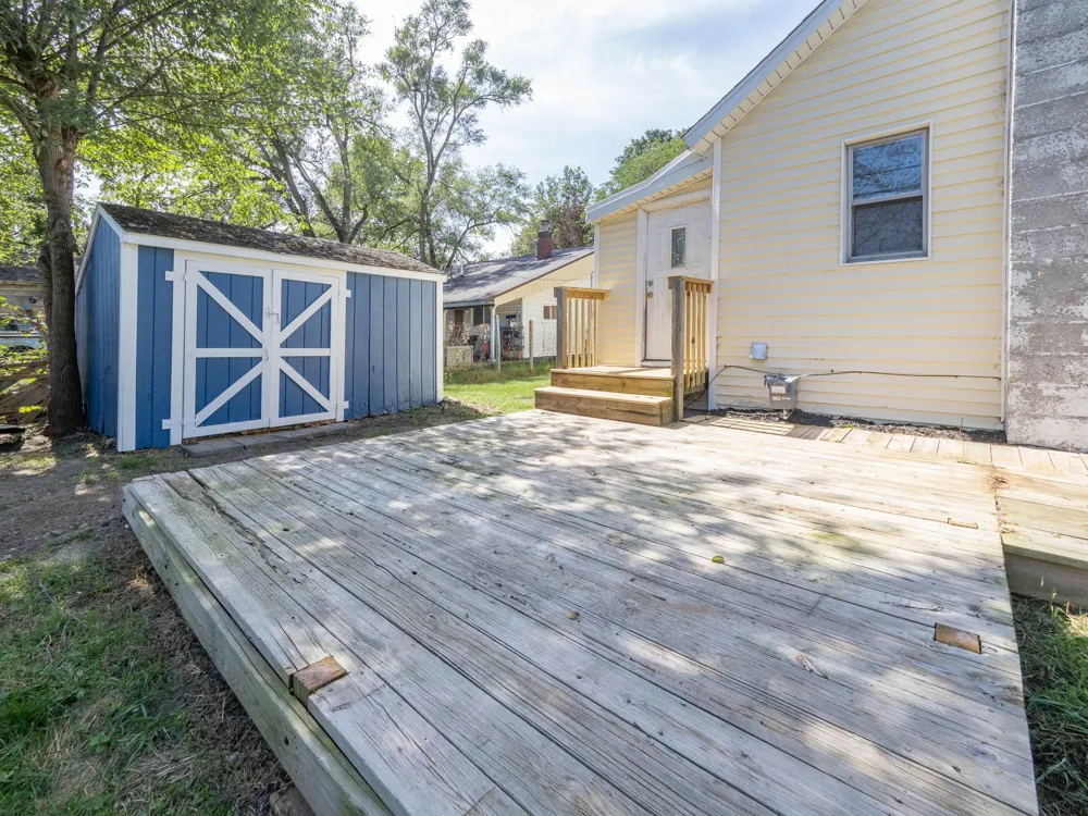118 S West Lawton, MI 49065