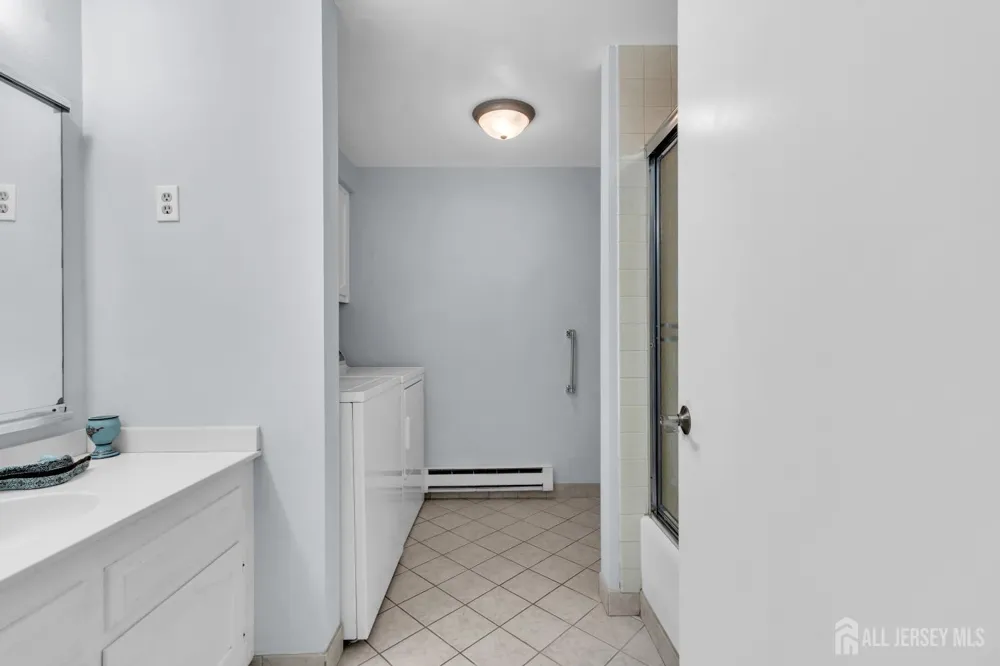 452-A Roxbury Lane Monroe, NJ 08831