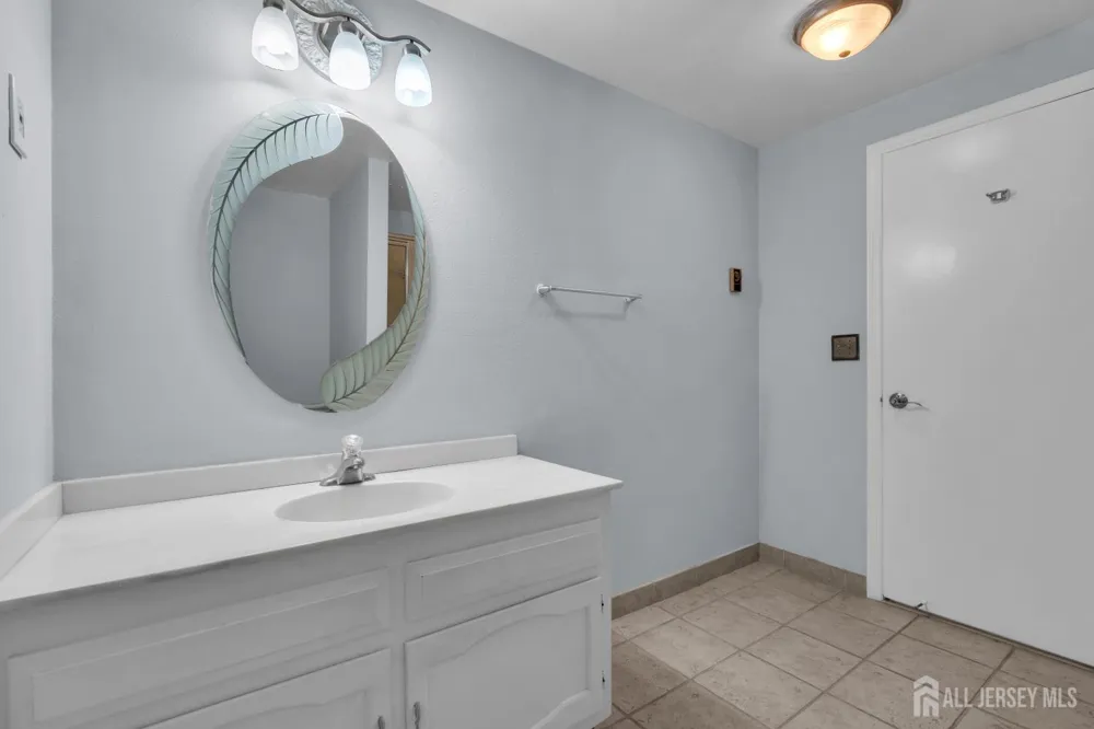 452-A Roxbury Lane Monroe, NJ 08831