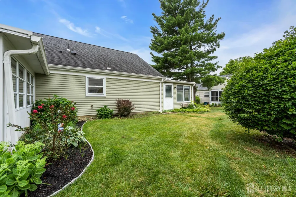 452-A Roxbury Lane Monroe, NJ 08831