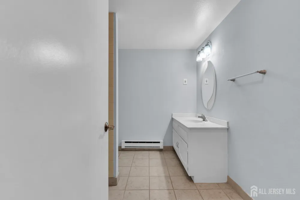 452-A Roxbury Lane Monroe, NJ 08831
