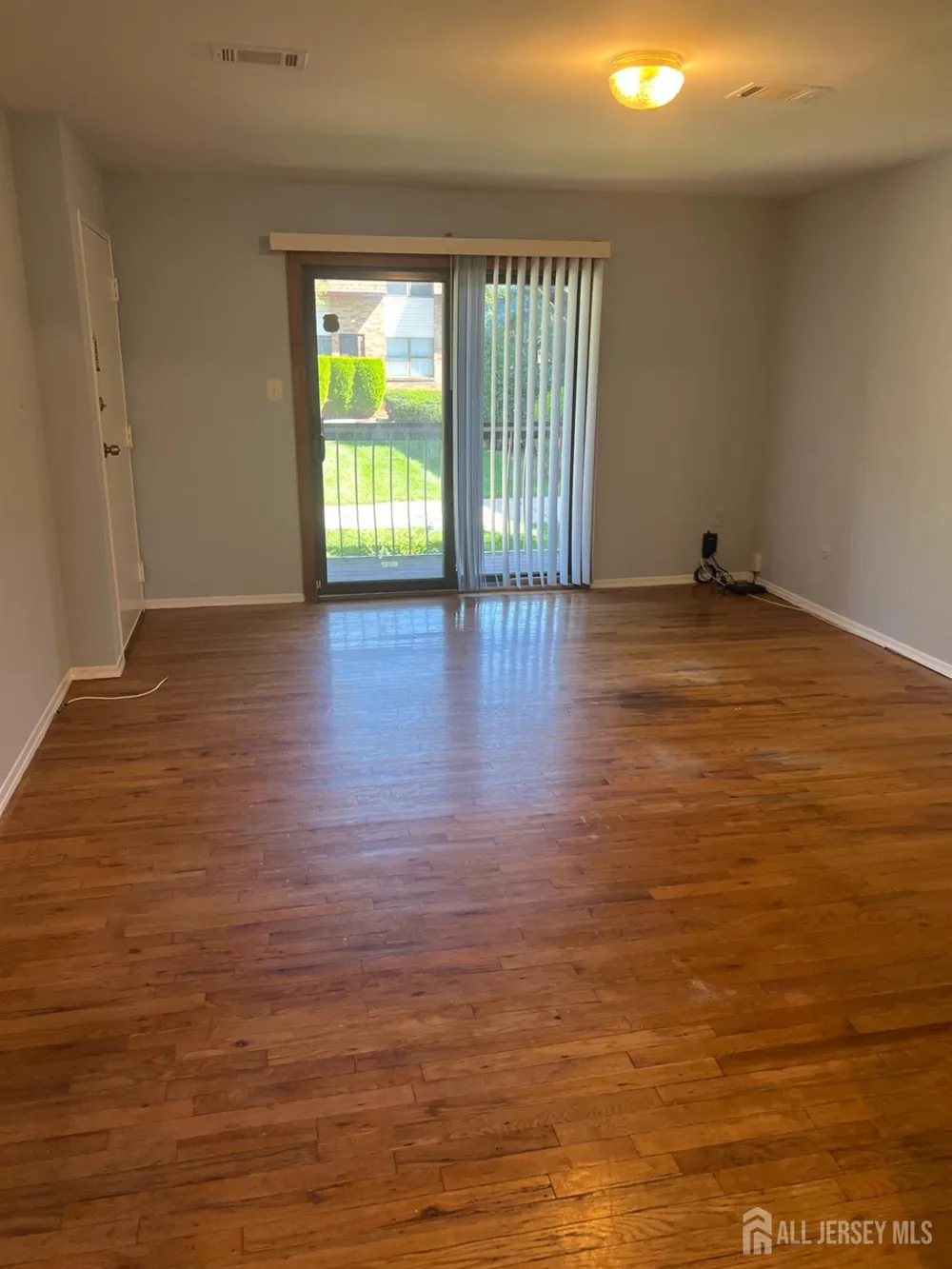 1105 Oaks Boulevard North Brunswick, NJ 08902