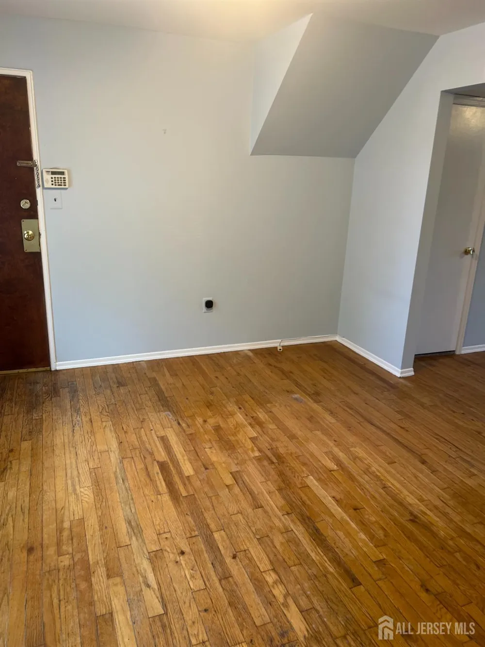 1105 Oaks Boulevard North Brunswick, NJ 08902