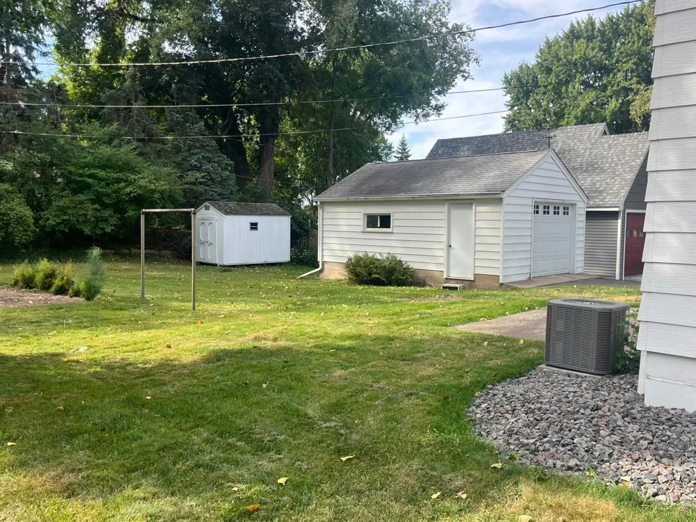 590 Valley Lane Mendota Heights, MN 55118