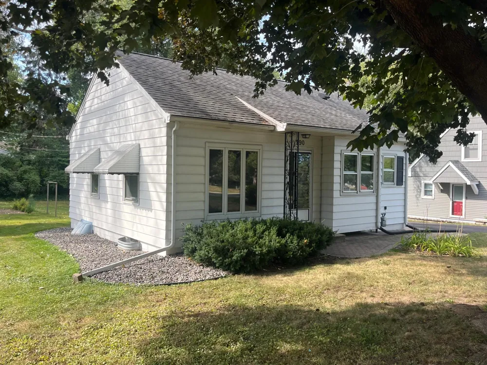 590 Valley Lane Mendota Heights, MN 55118