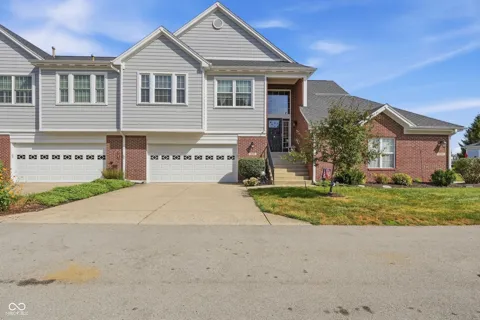 9560 Clover Leaf Lane