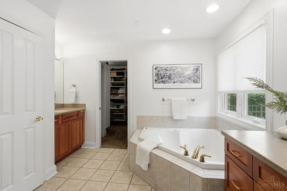 970 River Forest Drive Hamilton, OH 45039