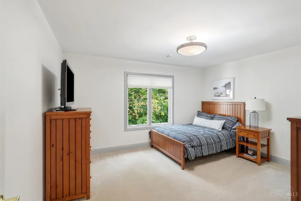 970 River Forest Drive Hamilton, OH 45039