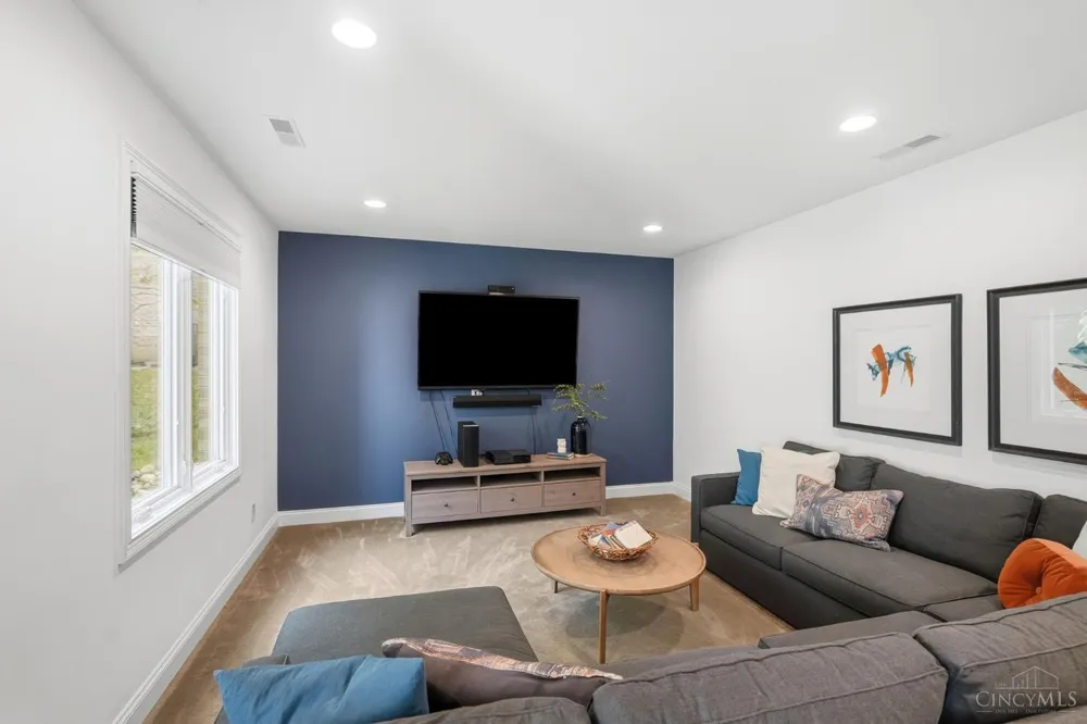 970 River Forest Drive Hamilton, OH 45039