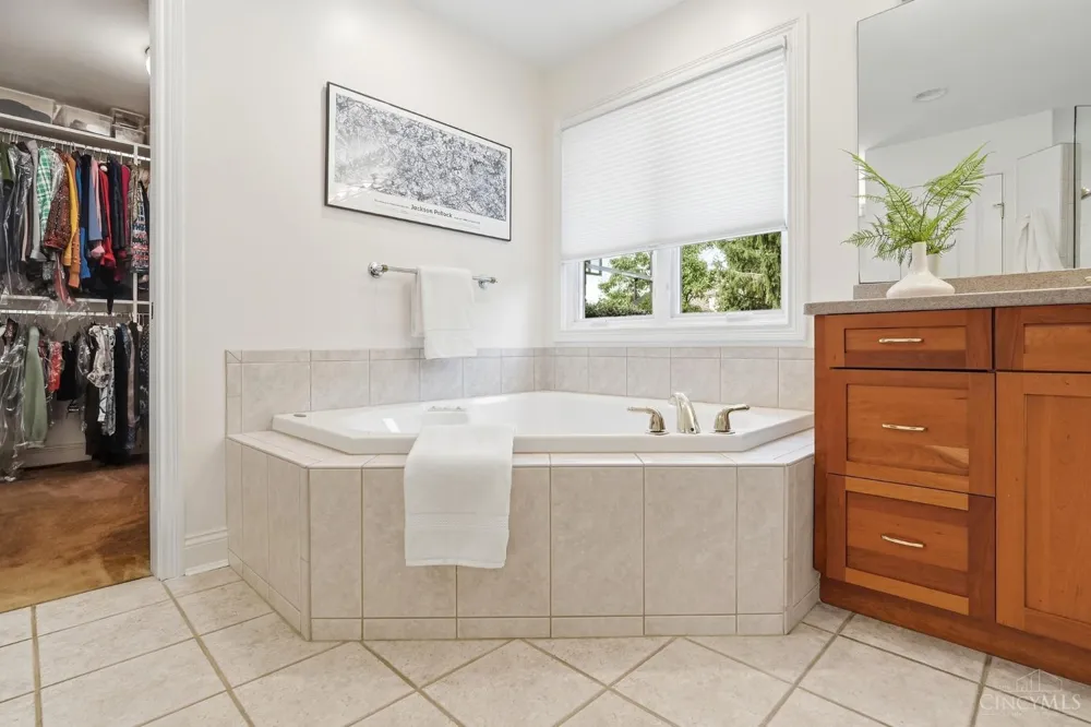 970 River Forest Drive Hamilton, OH 45039