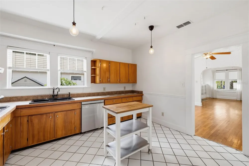 1309 E WILDER AVENUE Tampa, FL 33603