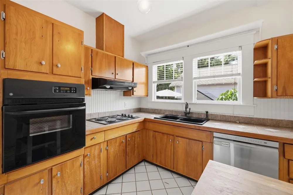 1309 E WILDER AVENUE Tampa, FL 33603