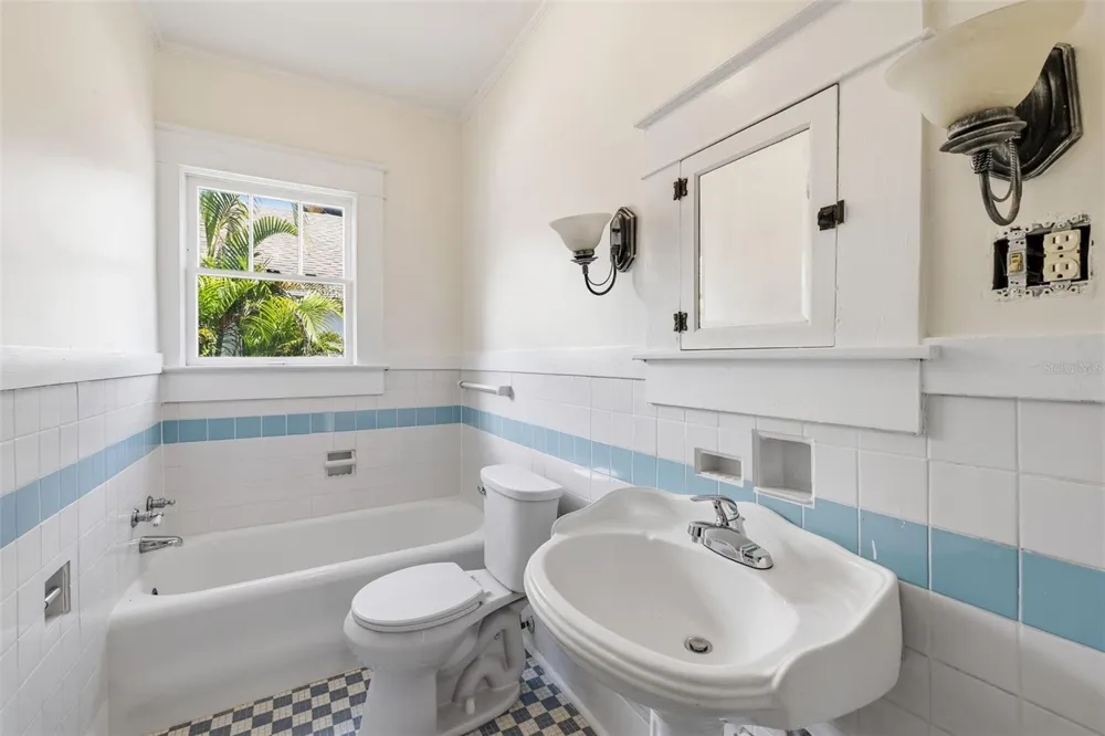 1309 E WILDER AVENUE Tampa, FL 33603