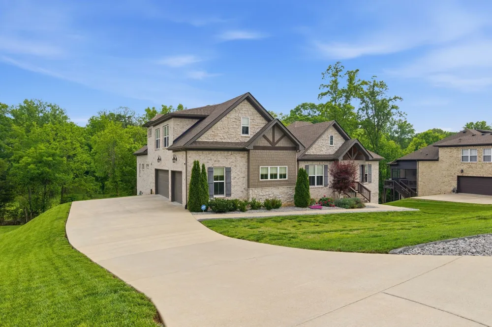 971 Nashs Nook Columbia, TN 38401