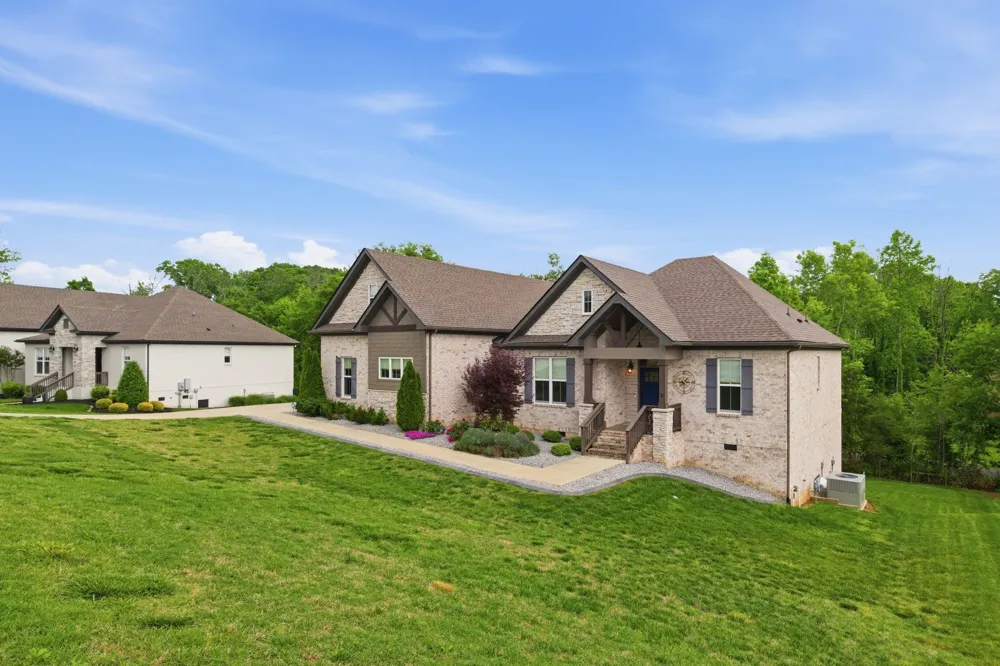 971 Nashs Nook Columbia, TN 38401