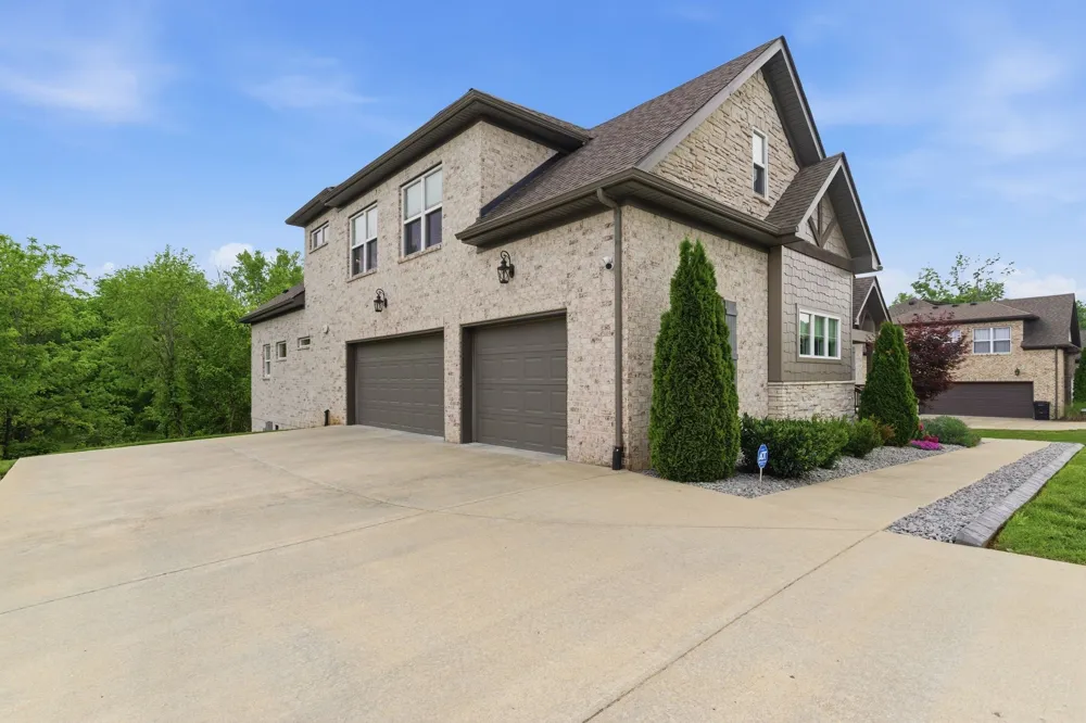 971 Nashs Nook Columbia, TN 38401