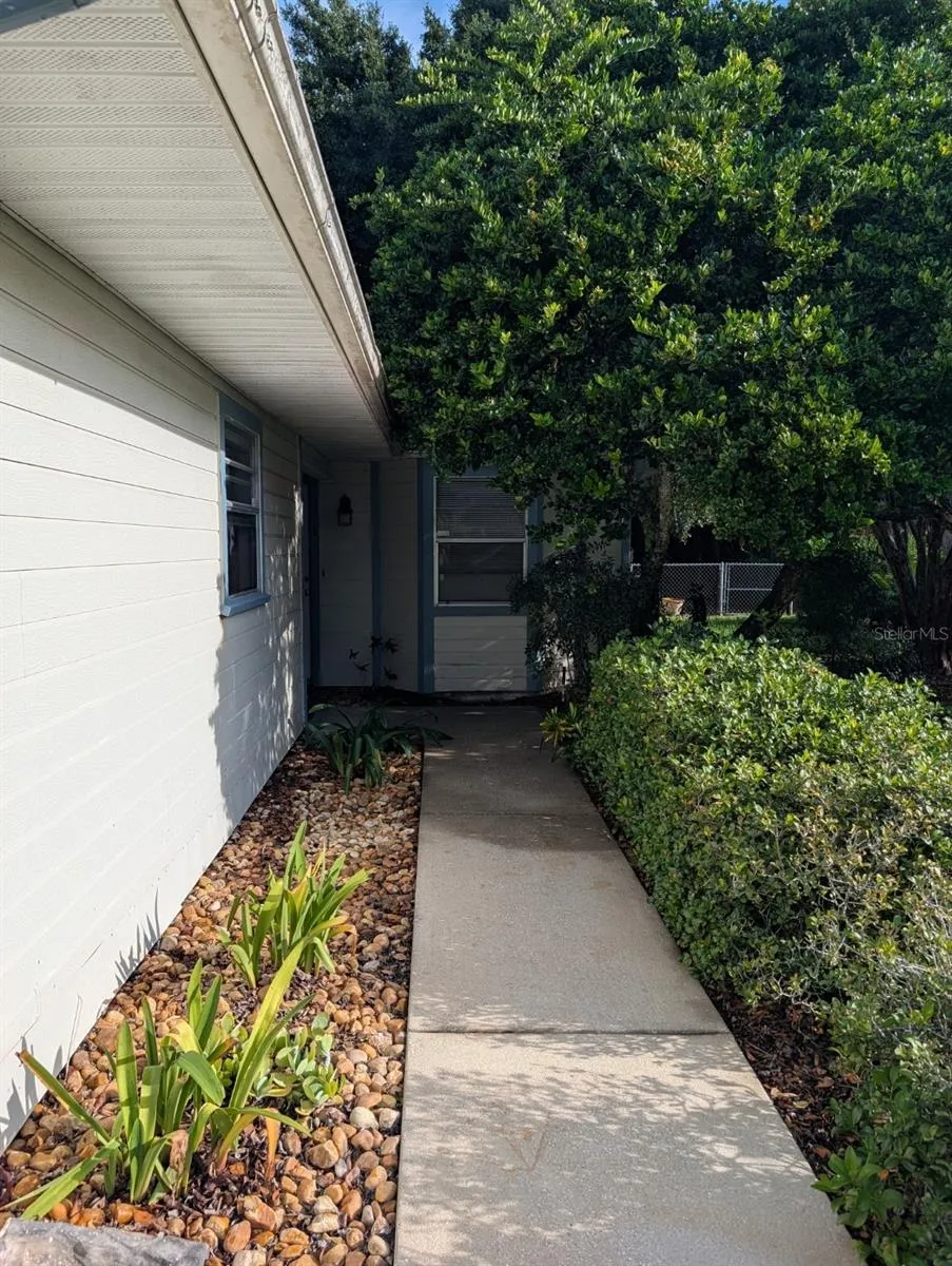 2407 SOUTH AVENUE Leesburg, FL 34748
