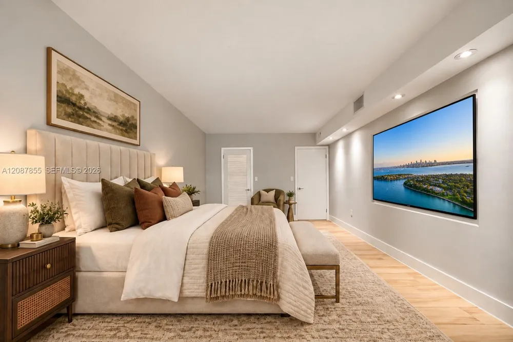 260 Sunrise Dr #D Key Biscayne, FL 33149