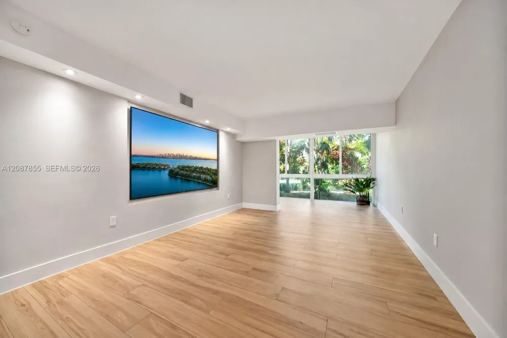 260 Sunrise Dr #D Key Biscayne, FL 33149