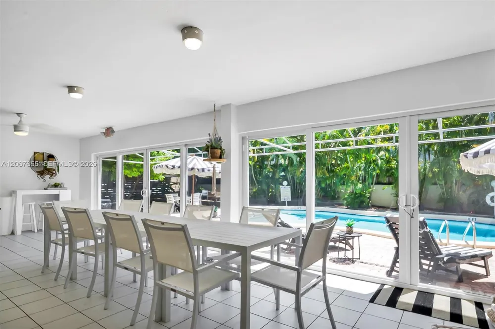 260 Sunrise Dr #D Key Biscayne, FL 33149
