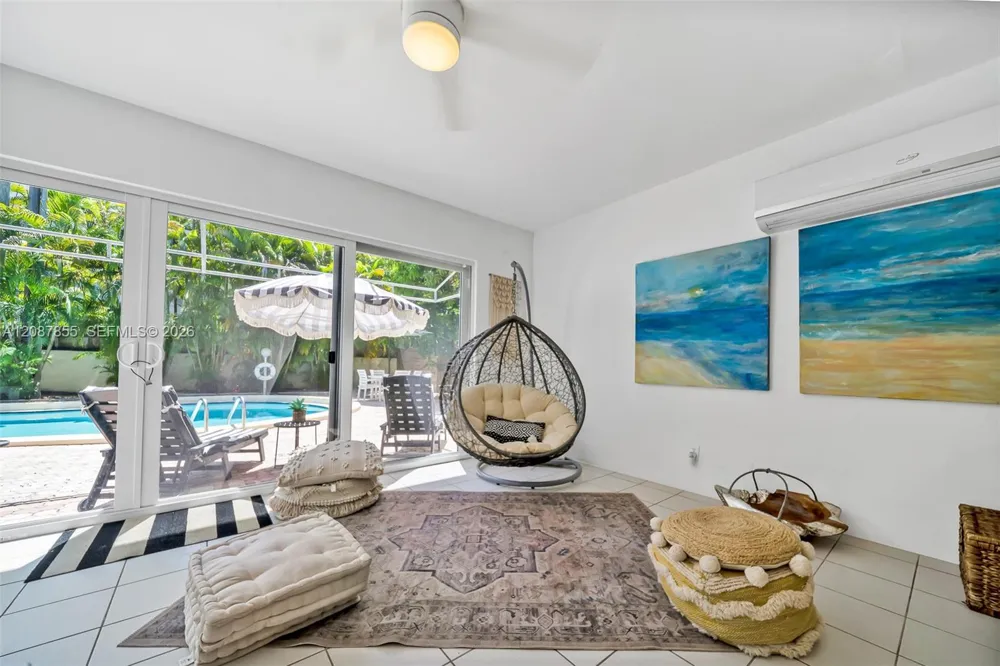 260 Sunrise Dr #D Key Biscayne, FL 33149