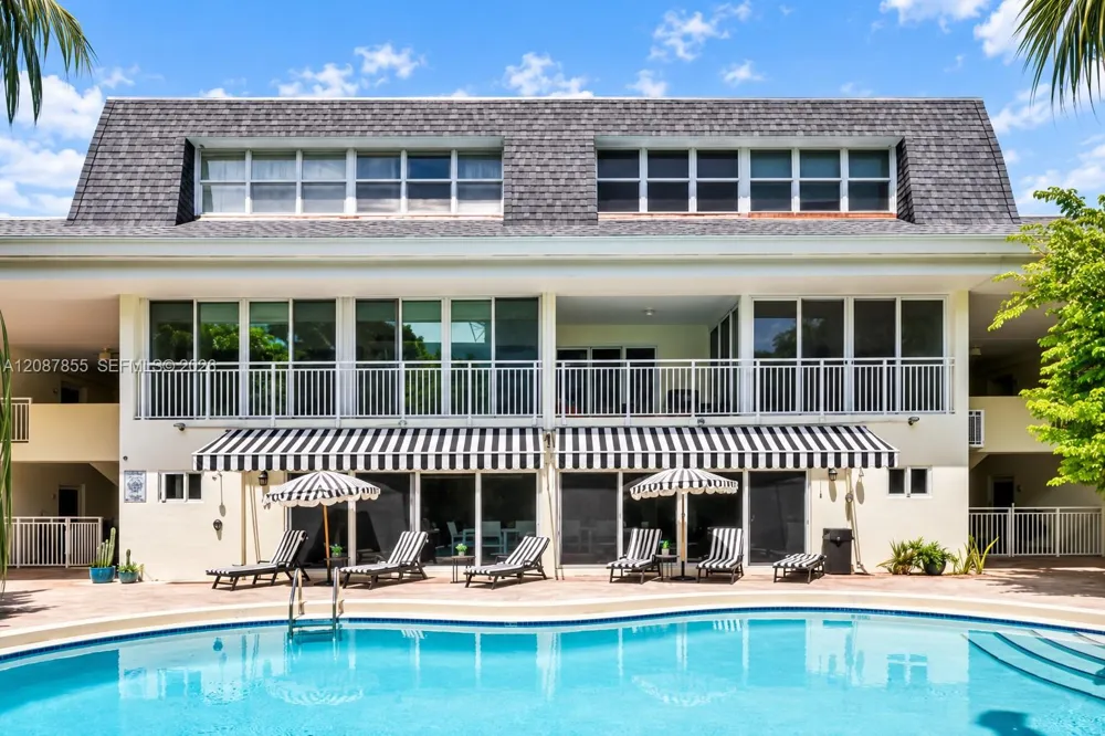 260 Sunrise Dr #D Key Biscayne, FL 33149