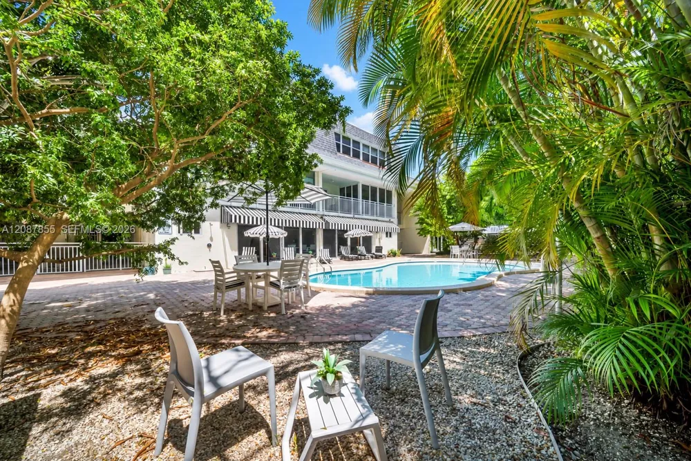 260 Sunrise Dr #D Key Biscayne, FL 33149