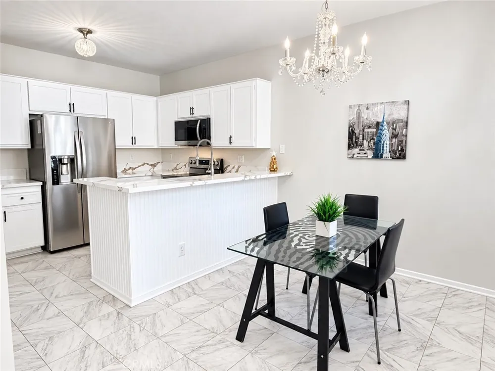2456 Pleasant Way #A Thousand Oaks, CA 91362