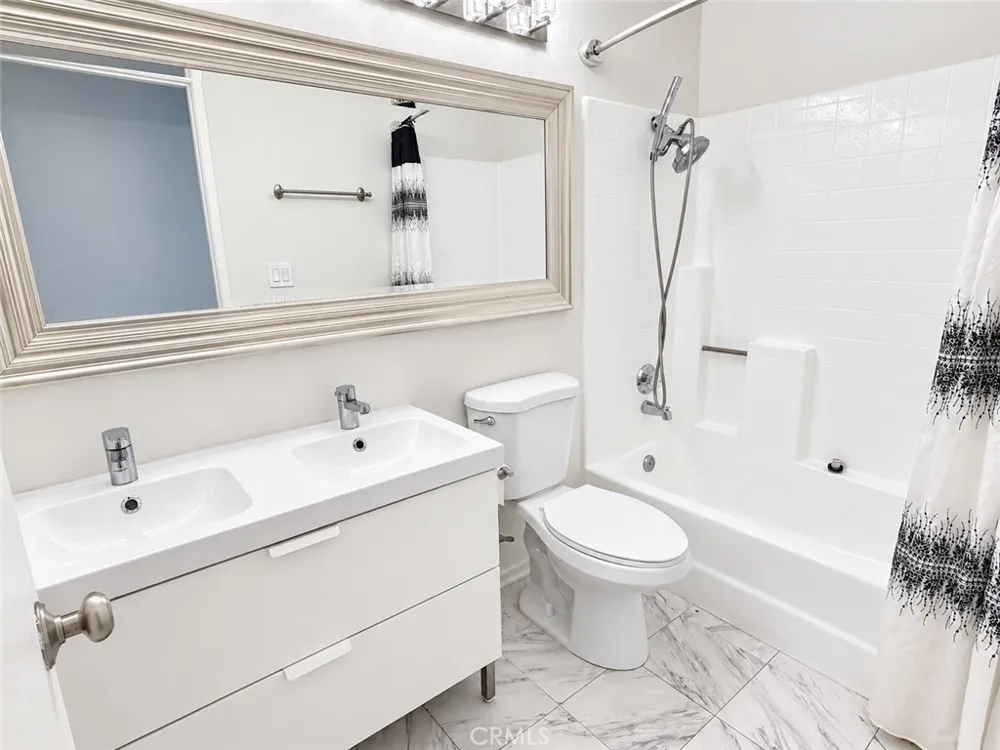 2456 Pleasant Way #A Thousand Oaks, CA 91362