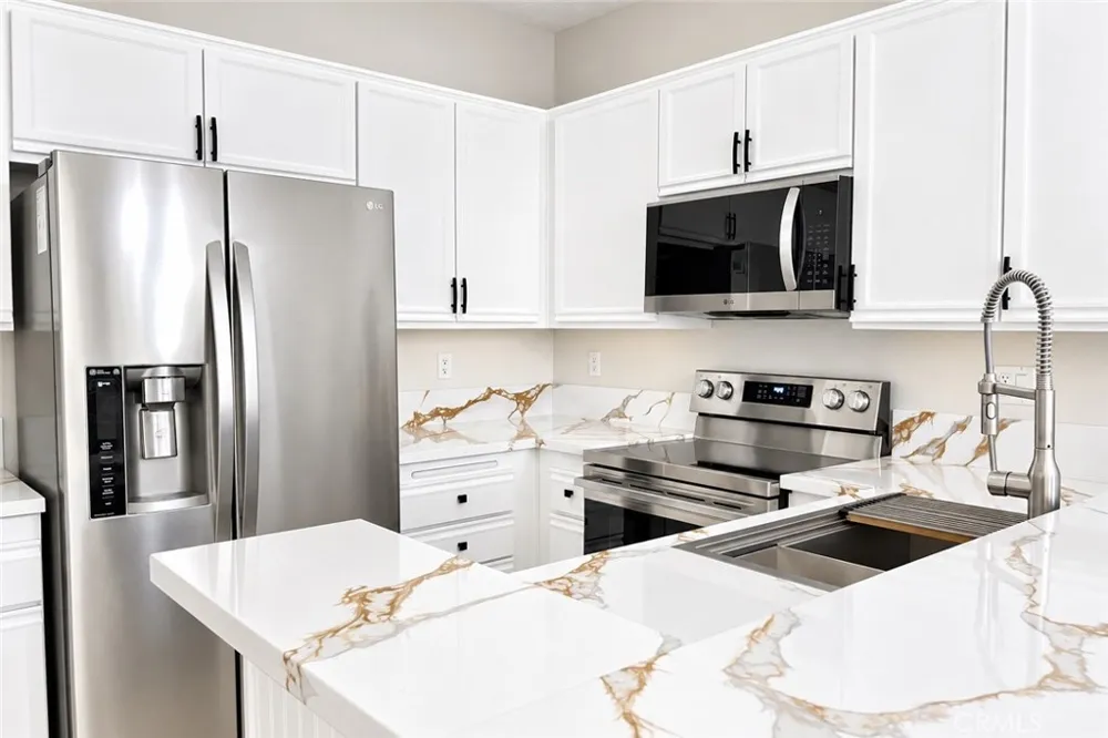 2456 Pleasant Way #A Thousand Oaks, CA 91362