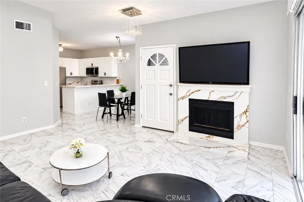 2456 Pleasant Way #A Thousand Oaks, CA 91362