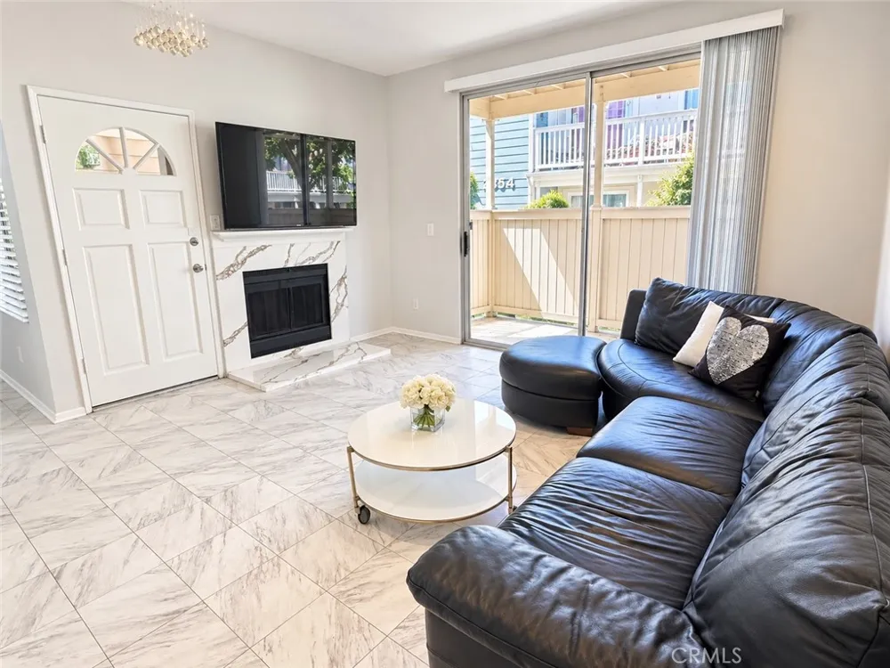 2456 Pleasant Way #A Thousand Oaks, CA 91362