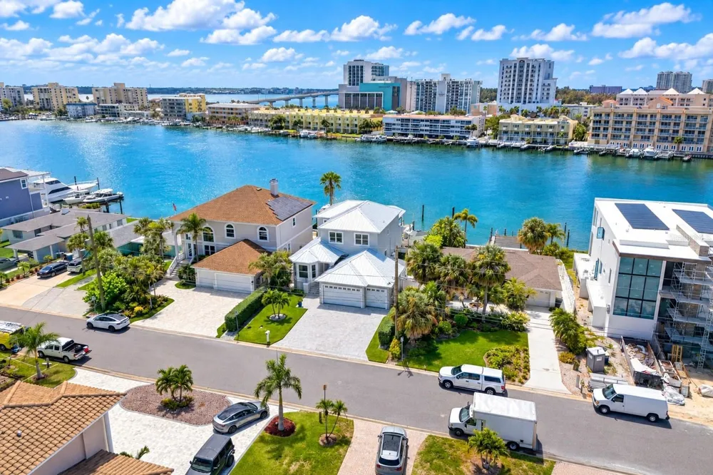 141 BAYSIDE DRIVE Clearwater, FL 33767