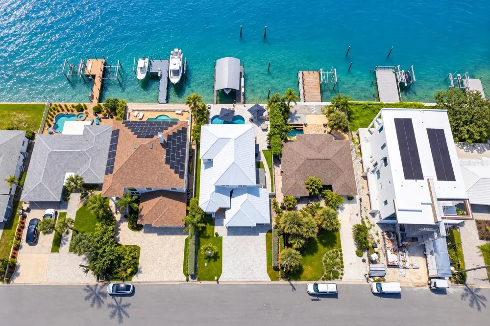 141 BAYSIDE DRIVE Clearwater, FL 33767