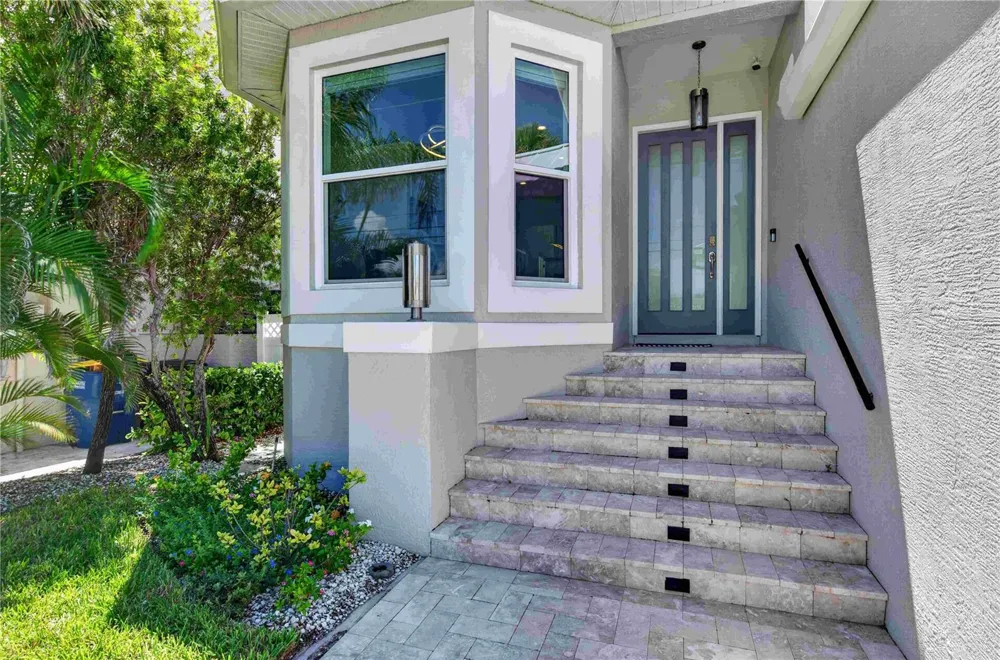141 BAYSIDE DRIVE Clearwater, FL 33767