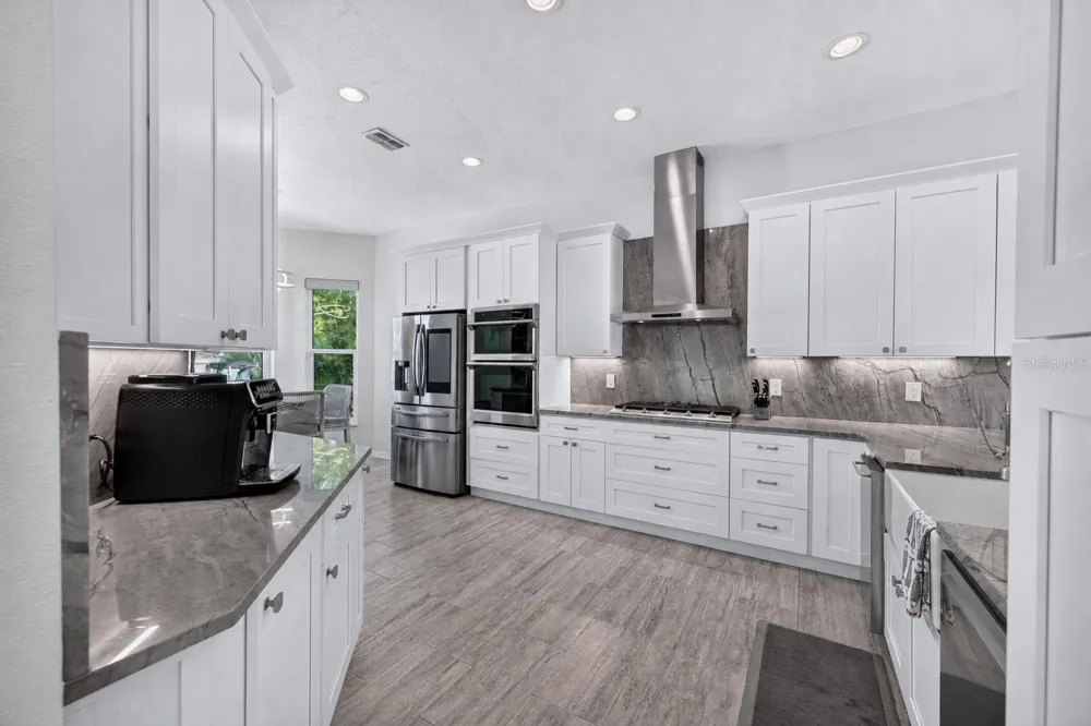 141 BAYSIDE DRIVE Clearwater, FL 33767