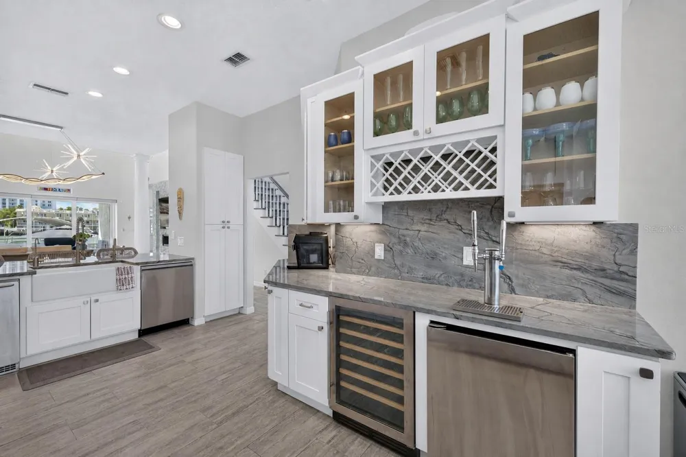 141 BAYSIDE DRIVE Clearwater, FL 33767