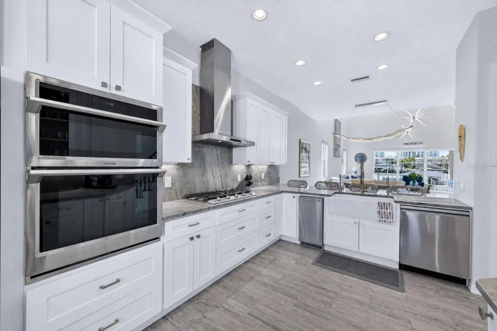 141 BAYSIDE DRIVE Clearwater, FL 33767