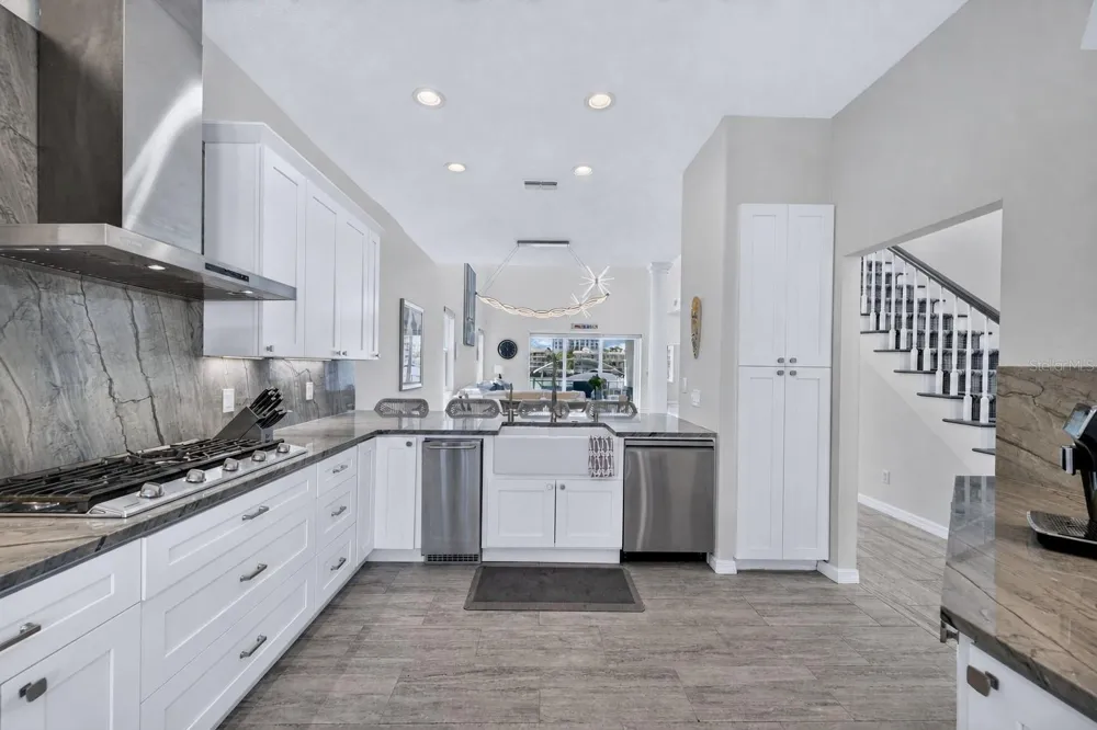 141 BAYSIDE DRIVE Clearwater, FL 33767
