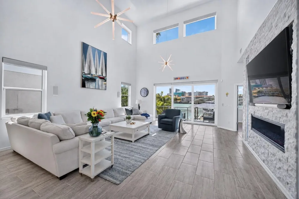 141 BAYSIDE DRIVE Clearwater, FL 33767