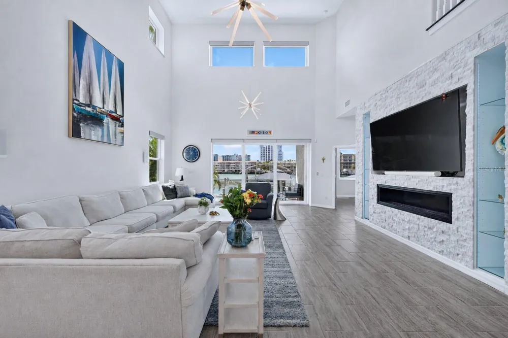 141 BAYSIDE DRIVE Clearwater, FL 33767