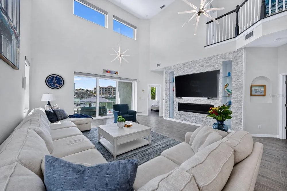 141 BAYSIDE DRIVE Clearwater, FL 33767