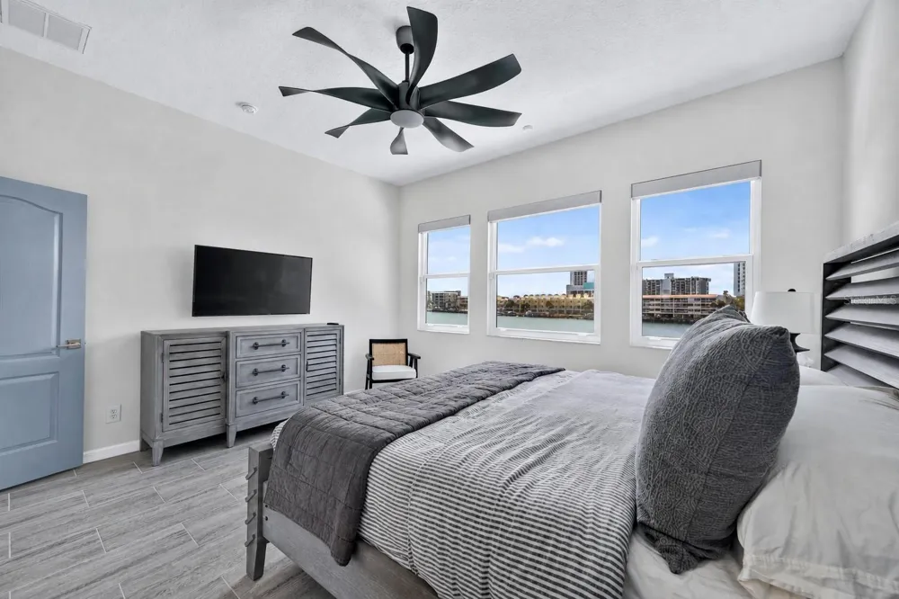 141 BAYSIDE DRIVE Clearwater, FL 33767