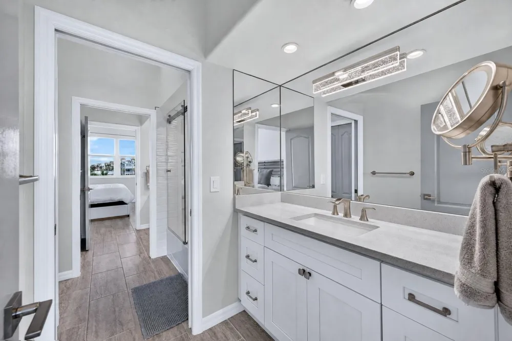 141 BAYSIDE DRIVE Clearwater, FL 33767